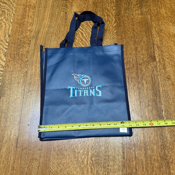 TN Titans reusable tote bag featuring the Tennessee Titans logo-NWOT - Picture 2 of 4